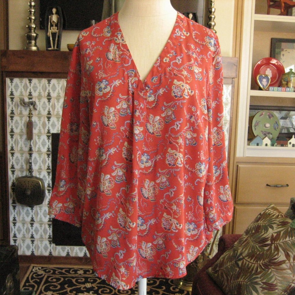 Cynthia Rowley Red Floral 3/4 Sleeve Top Large Non wrinkle.